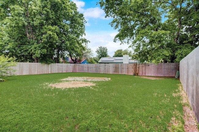 Building Photo - 4405 Button Bend Cir