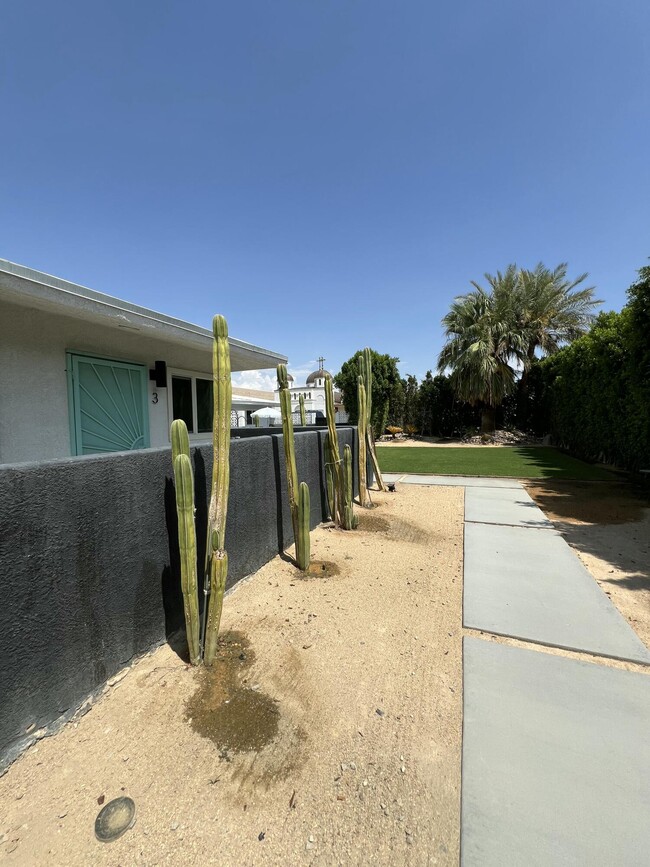 Building Photo - 4490 E Camino Parocela