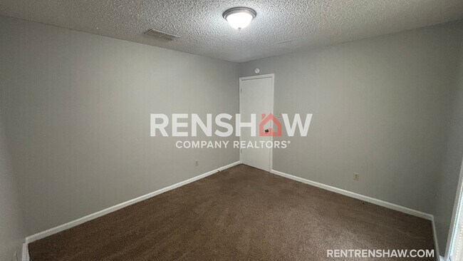 Building Photo - 4644 Benoit Dr