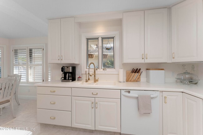 Building Photo - 48 Village Walk Dr