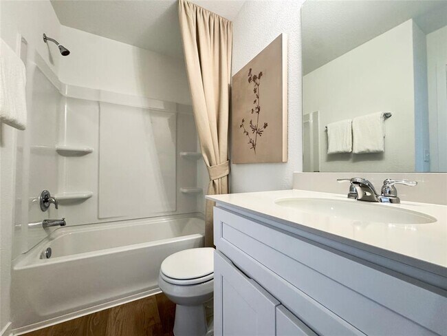 Building Photo - 130 Golden Bell Wy