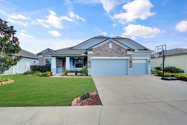 Building Photo - Gorgeous 4/3 in Newberry Corners