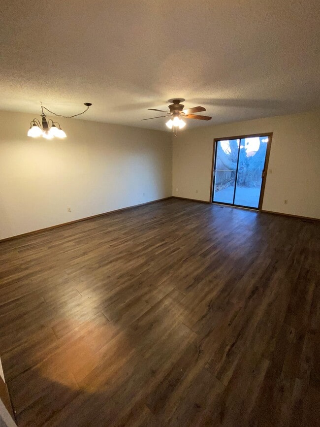 Building Photo - 415 Wild Wind Rd