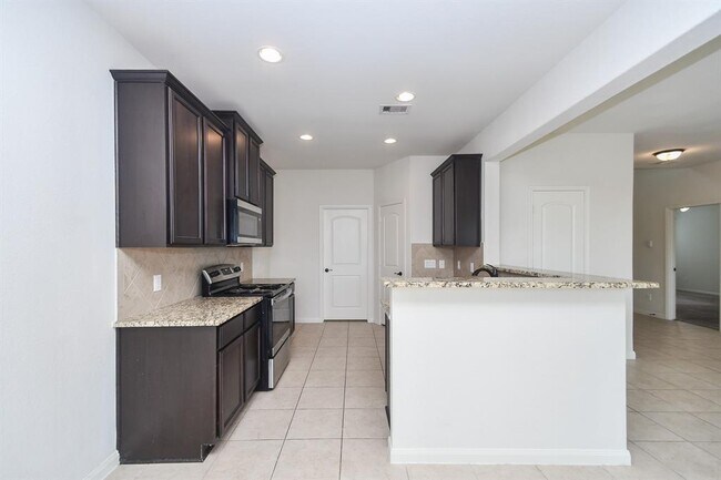 Building Photo - 21022 Echo Manor Dr