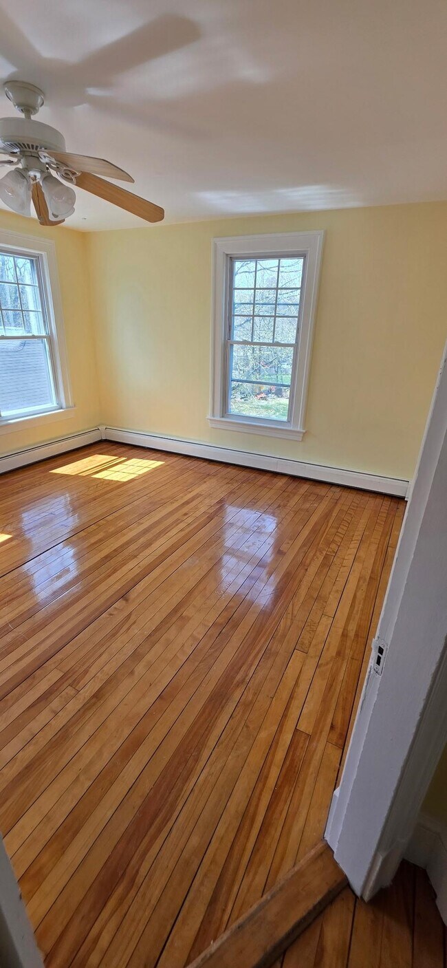 Building Photo - 33 S Main St