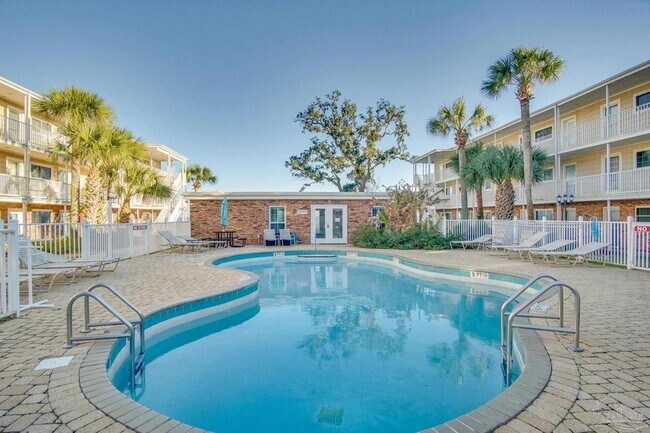 Building Photo - 710 Scenic Hwy