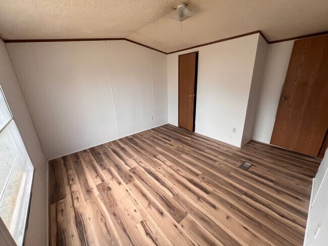 Building Photo - Mobile Home with 2 Bed 1 Bath in Benton