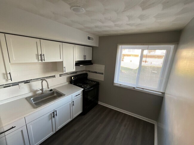 Building Photo - Experience Luxury Living at Bellagio Living I: Modern Apartments in Lawrence, Indiana