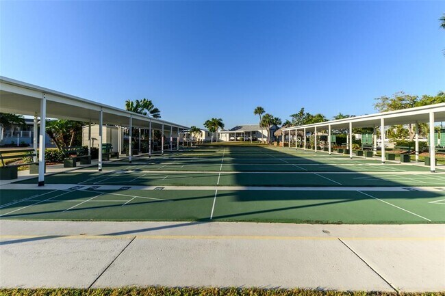 Building Photo - 2 Emden Cir