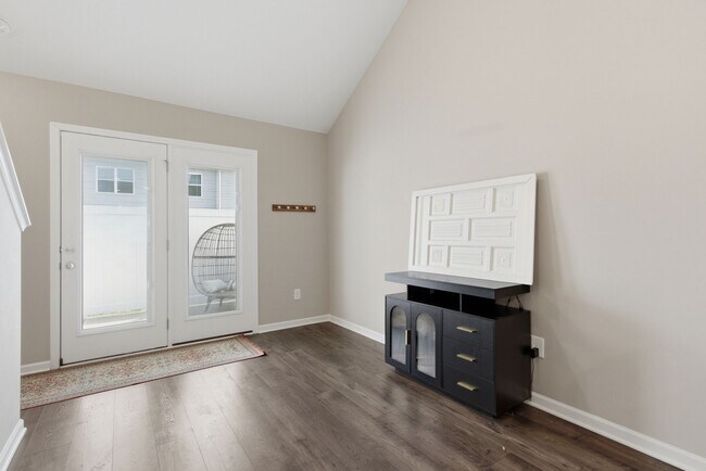 Building Photo - 220 Ruth Wy