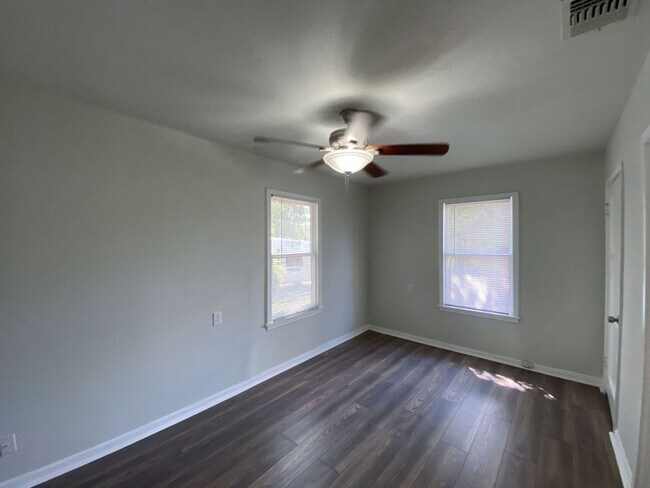 Building Photo - 3BED/2BATH HOUSE FOR RENT AVAILABLE NOW! *...