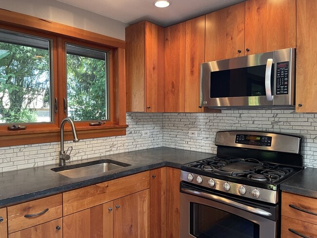 Building Photo - 6551 35th Ave SW