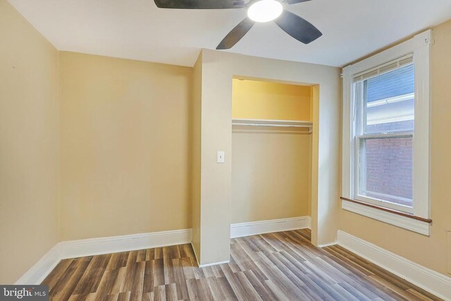 Building Photo - 113 Grand Ave