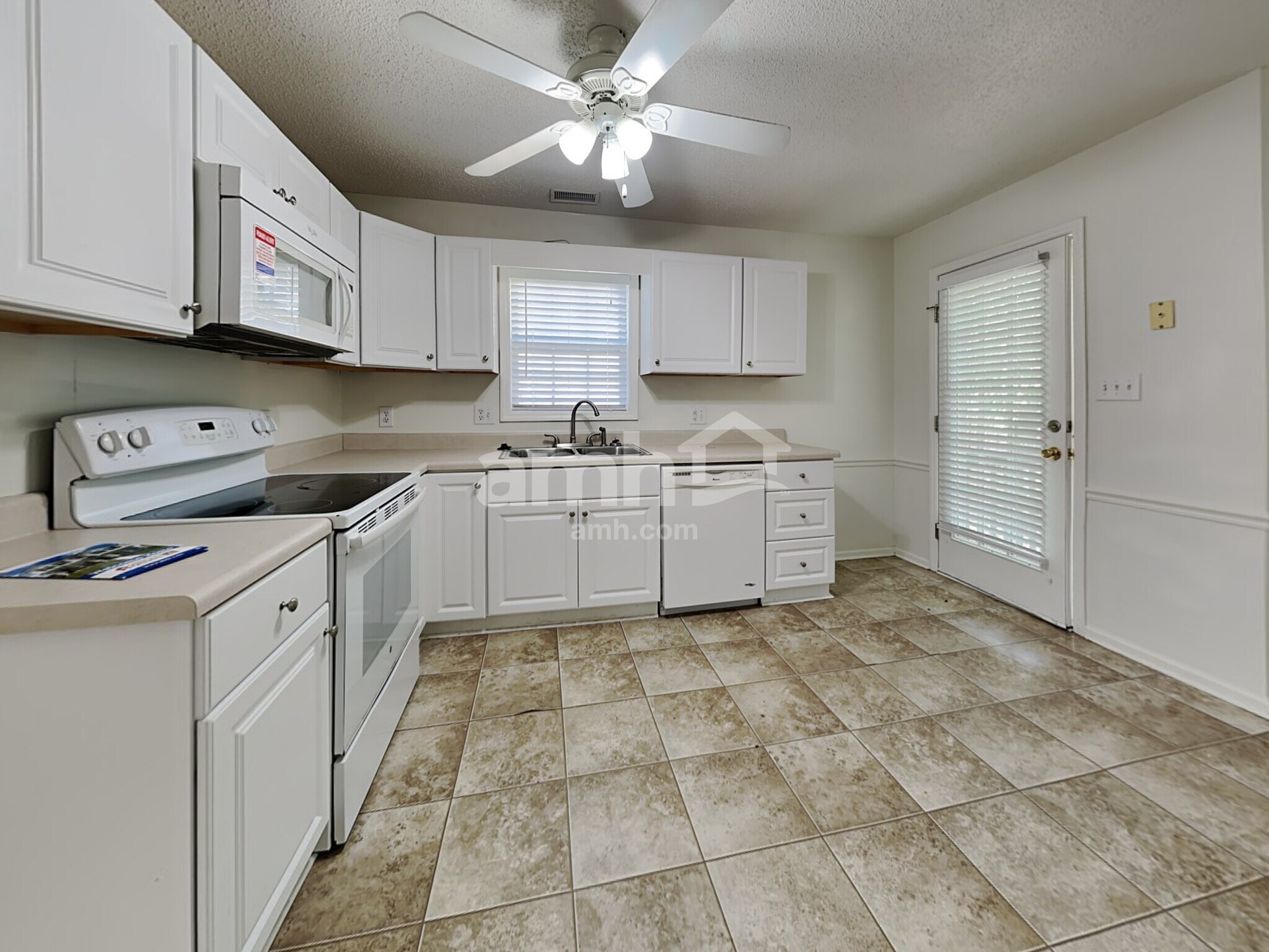 Building Photo - 1703 Hunterwoods Dr