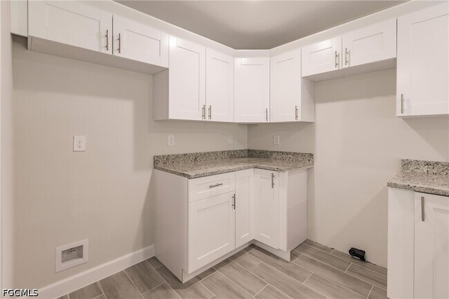 Building Photo - 4780 15th St SW