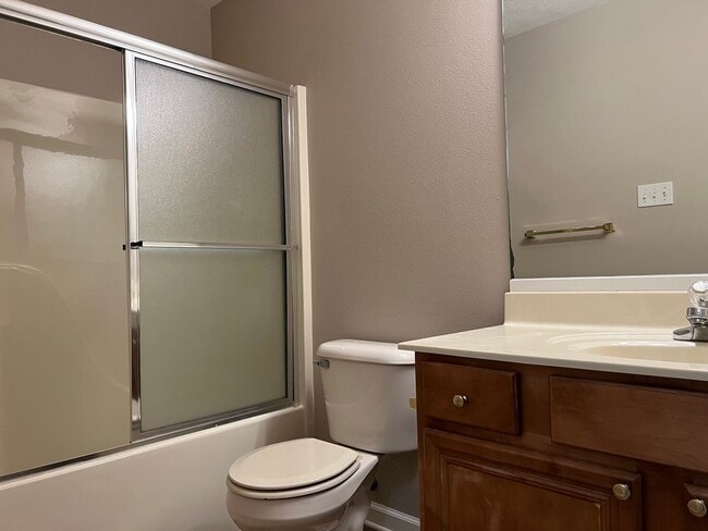 Building Photo - 1770 Angeline Dr