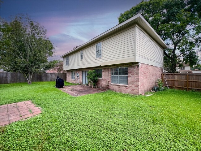 Building Photo - 2324 Colleen Dr