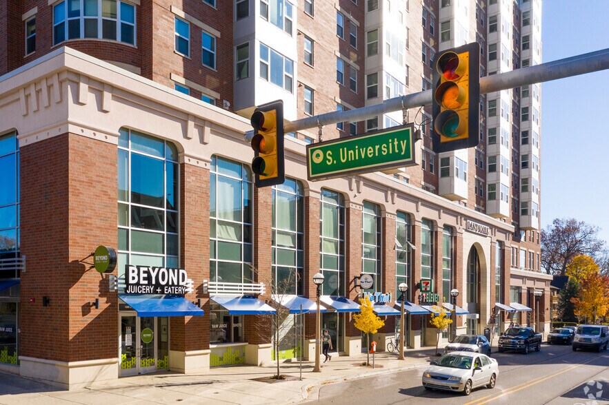 Building Photo - Landmark
