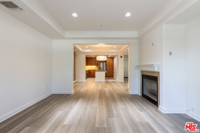 Building Photo - 12975 Agustin Pl