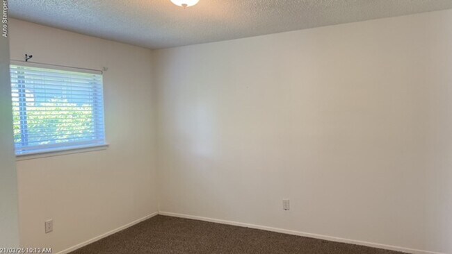 Building Photo - 7221 W Cleburne Rd