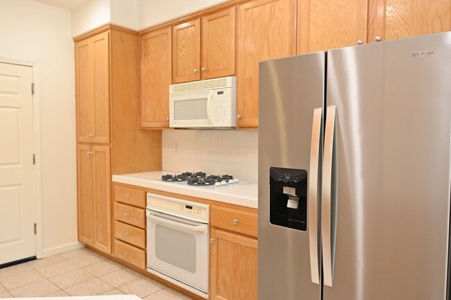 Building Photo - 6391 Sussex Ct