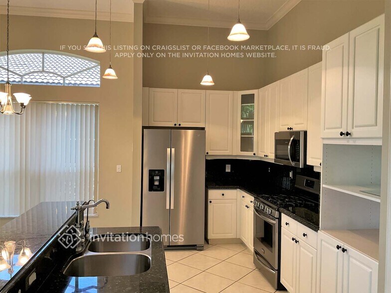 Building Photo - 5633 NW 106th Way