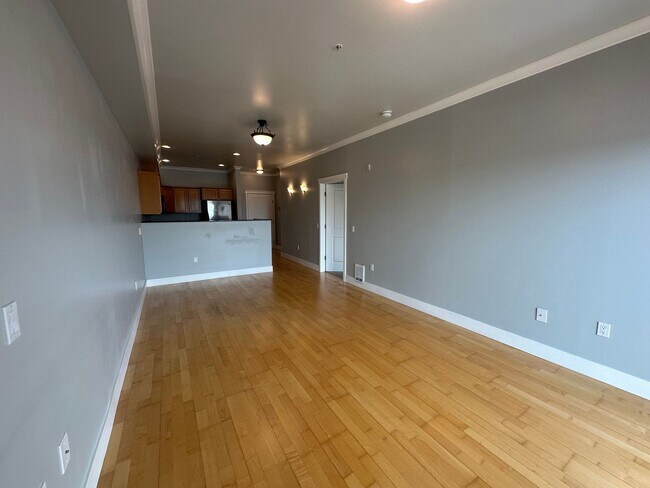 Building Photo - 1 Bed, 1 Bath Condo with Bellingham Bay View and parking garage