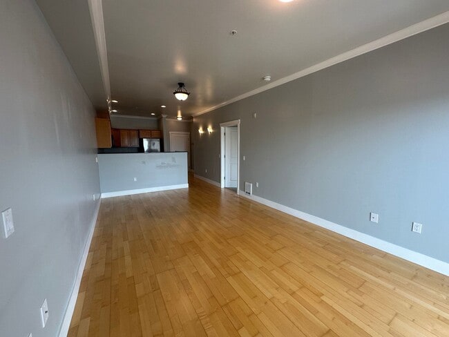 Building Photo - Downtown 1 Bed, 1 Bath Condo with Bellingham Bay View