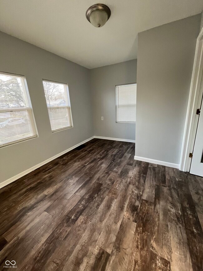 Building Photo - 742 N Denny St