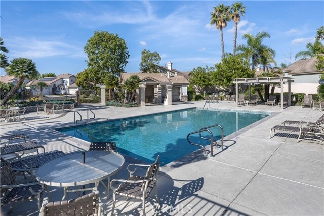 Building Photo - 3537 E Barrington Dr