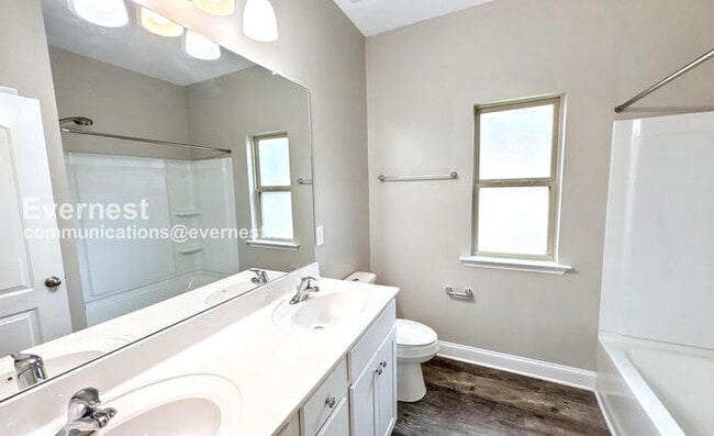 Building Photo - 130 Shrewsberry Dr