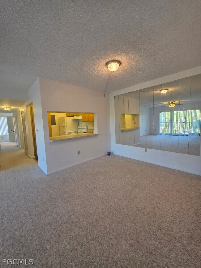 Building Photo - 9970 Sailview Ct