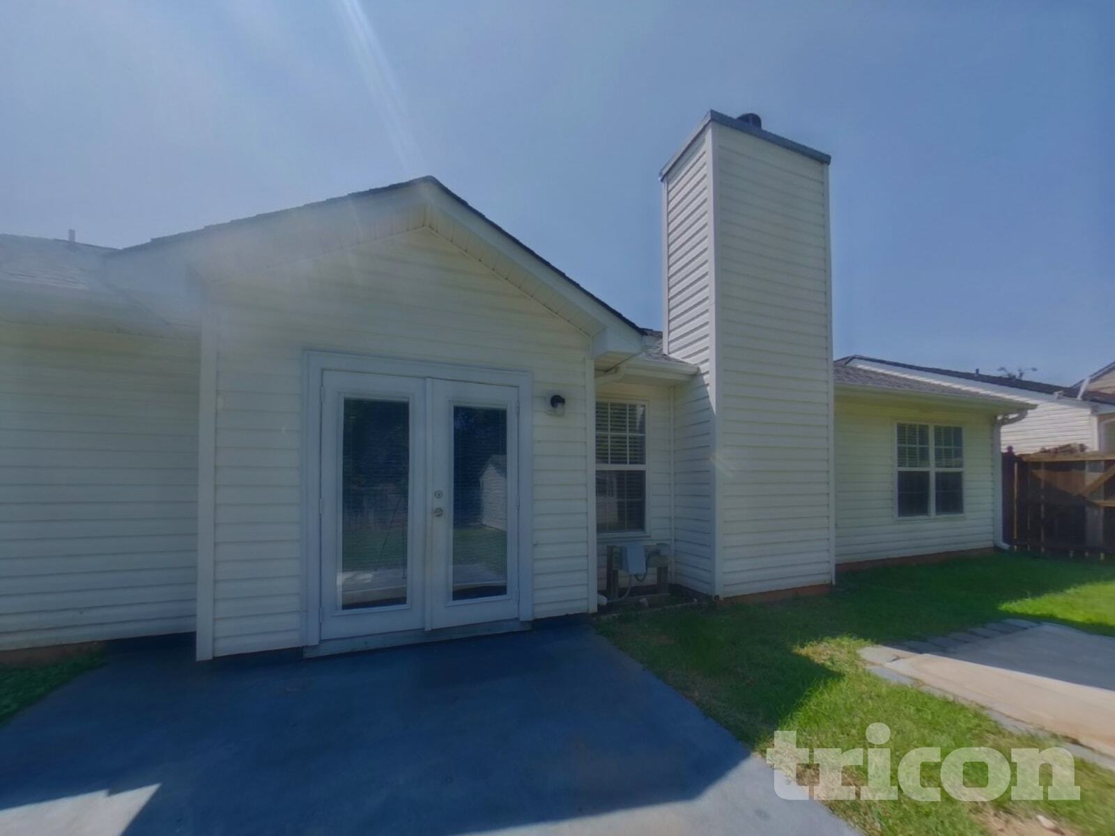 Building Photo - 633 Thornbird Cir