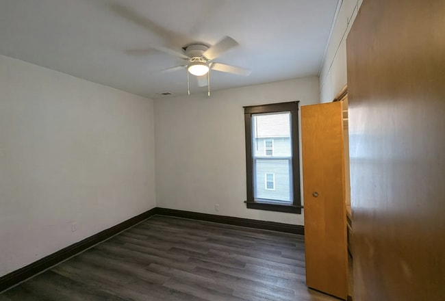 Building Photo - ?? Affordable 1BR/1BA Apartment – Pet Friendly with Shared Yard