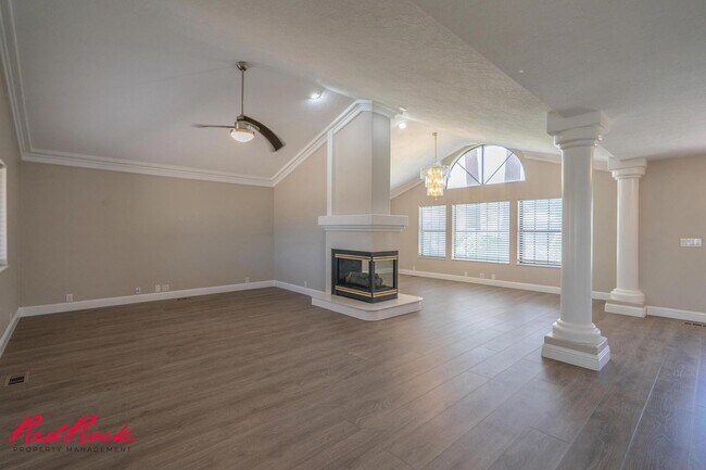 Building Photo - Spacious 6 Bedroom Home with a Balcony!