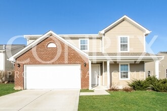 Building Photo - 2111-2112 12 Oaks Dr