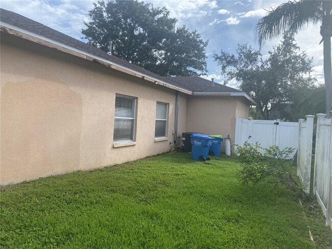 Building Photo - 1351 Distant Oaks Dr