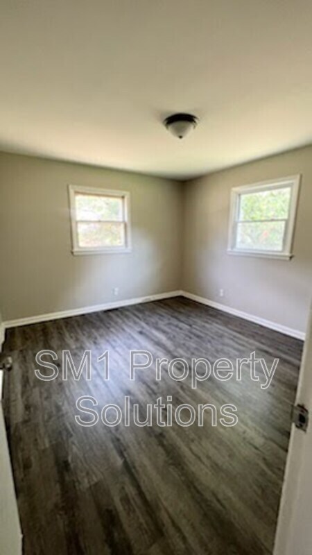 Building Photo - 1309 Pearson St