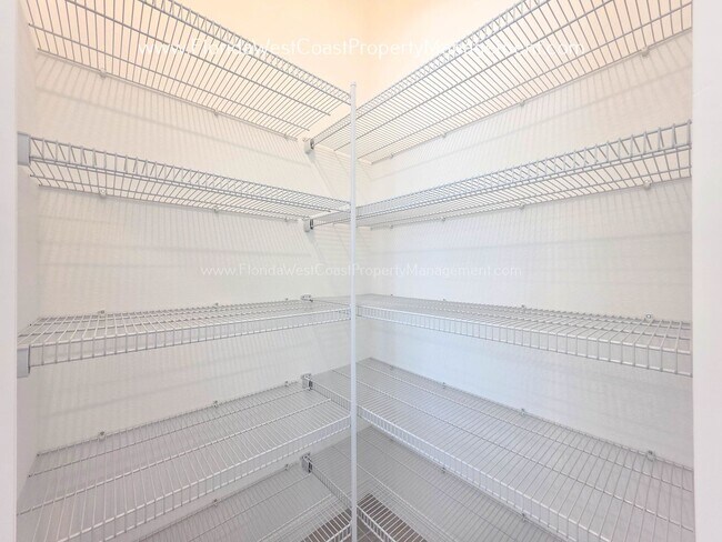 Building Photo - OUTSTANDING BRAND NEW TOWNHOME MOVE IN READY! AZARIO TOWNHOMES LWR !