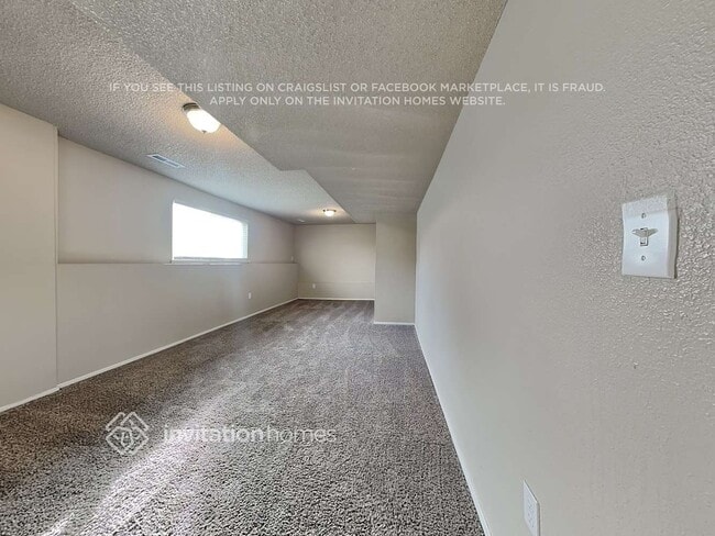 Building Photo - 2401 N Narrows Dr