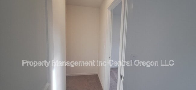 Building Photo - 1349 NE Cobbleridge Lp