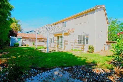 Building Photo - 2009 Foothill Vista Dr