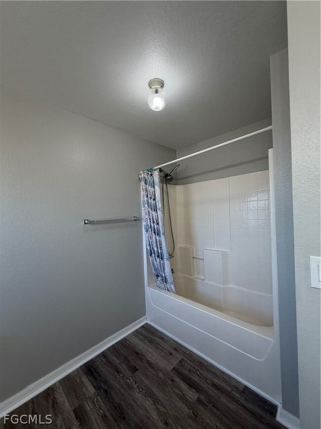 Building Photo - 4311 NE 23rd Pl