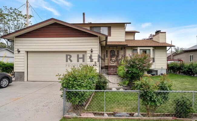 Building Photo - 825 W Arapahoe Ave