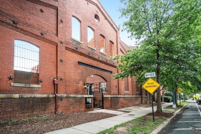 Building Photo - 82 15th St NE