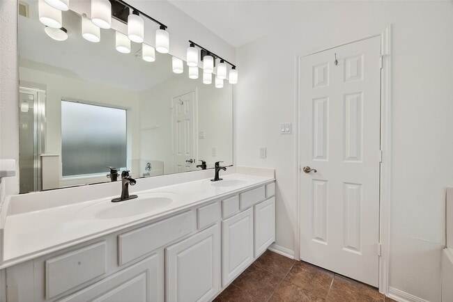 Building Photo - 2905 Fountain Brook Ct