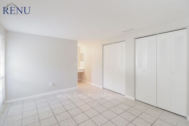 Building Photo - AVAILABLE NOW! $0 APP FEES!