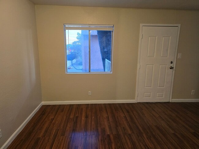 Building Photo - 1724 Breckenwood Ct