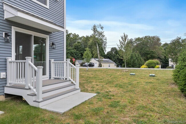 Building Photo - 65 Paulding Ln