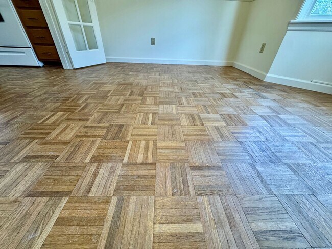 Building Photo - 3 bed/2.5 bath Townhouse near Med Center a...